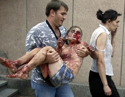 Masakr dětí v Beslanu v září 2004. Jde na konto čečenských islamistů.