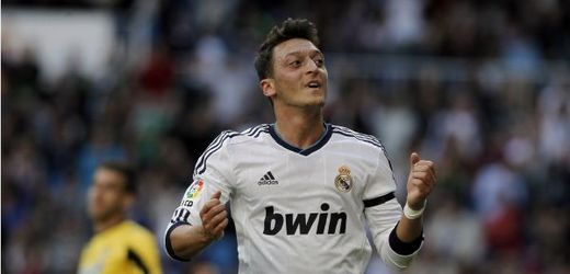 Hráč Realu Mesut Özil.