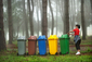 V Česku je téměř 214 tisíc kontejnerů na tříděný odpad. Může je využívat 98 procent občanů a dostane se k nim v průměrné vzdálenosti 106 metrů. Opravdu je tedy tak těžké třídit odpad? (Foto: shutterstock.com)