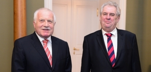 Václav Klaus (vlevo) a Miloš Zeman na Pražském hradě.
