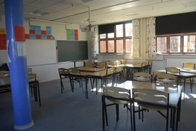Dánské školy zejí prázdnotou.