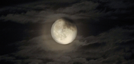 Zatmění Měsíce bylo 10. prosince jako částečné pozorovatelné také nedaleko Rokycan na Plzeňsku. 