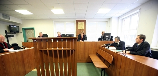 Soud odsoudil muže ke 14 letům vězení (ilustrační foto).