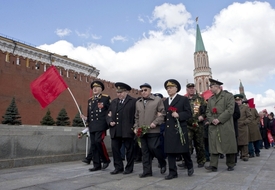 Leninovi věrní na jeho narozeniny nezapomínají (duben 2013).