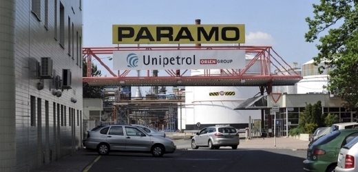 Rafinérie Paramo bude znovu propouštět zaměstnance (ilustrační foto).