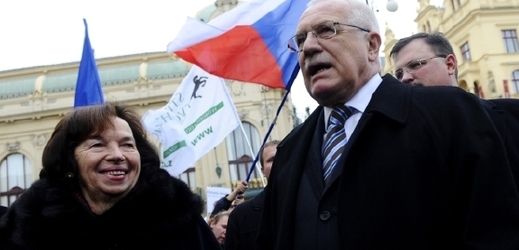 Bývalý prezident Václav Klaus by prý post velvyslankyně své ženě velice přál.