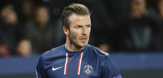 Záložník Paris Saint-Germain David Beckham.