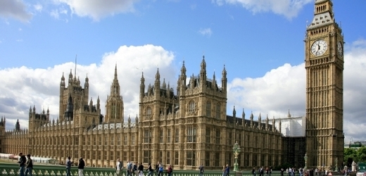 Vysoce postavený člen britského parlamentu Nigel Evans je obviněn ze znásilnění (ilustrační foto).