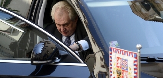 Miloš Zeman chce zakázat rallye.