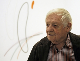 Osmaosmdesátiletý autor Karel Malich.