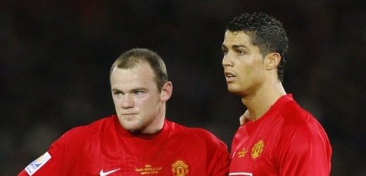 Setkají se opět v jednom dresu? Wayne Rooney (vlevo) a Cristiano Ronaldo.