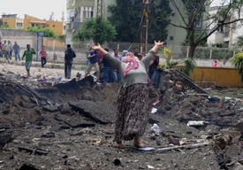Město Reyhanli po výbuchu.