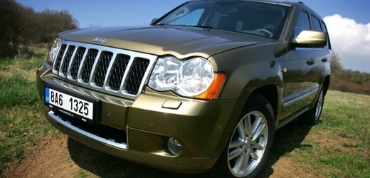 Americká automobilka Chrysler svolala do servisů po celém světě zhruba 469 tisíc vozů značky Jeep. 
