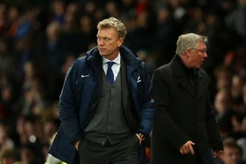David Moyes (vlevo) nahradí u United Alexe Fergusona (vpravo).