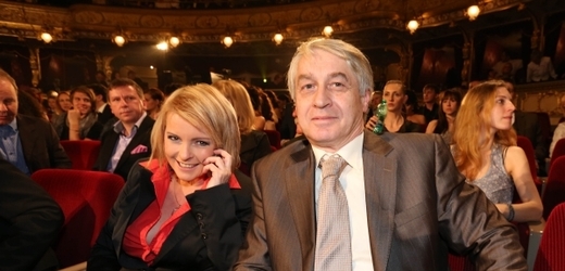 Iveta Bartošová s Josefem Rychtářem.