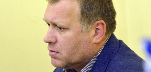 Bývalý náměstek ministra Vladimír Šiška zůstává obviněn.