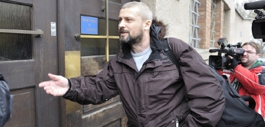 Poslanec Roman Pekárek nastoupil 18. února v Hradci Králové do vězení. 