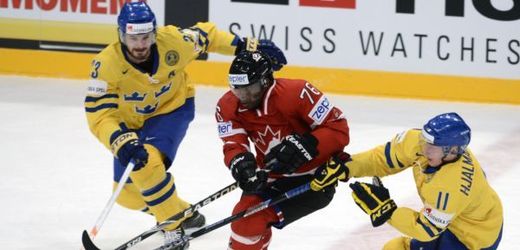 Hokejisté Švédska si po výhře nad Kanadou zahrají semifinále.