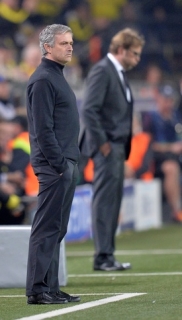 V semifinále Ligy mistrů zastínili Kloppovi svěřenci Real Madrid Josého Mourinha (v popředí).