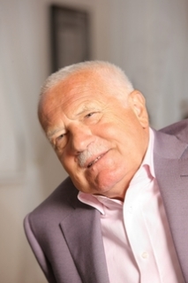 Václav Klaus vznesl požadavek na výjimku v říjnu 2009, neboť se obával možnosti prolomení tzv. Benešových dekretů.