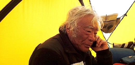 Osmdesátiletý horolezec Joičiró Miura.
