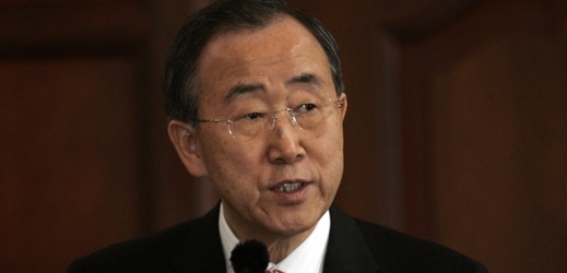 Pan Ki-mun přijíždí do země sužované konfliktem v doprovodu šéfa Světové banky Jim Yong Kima.