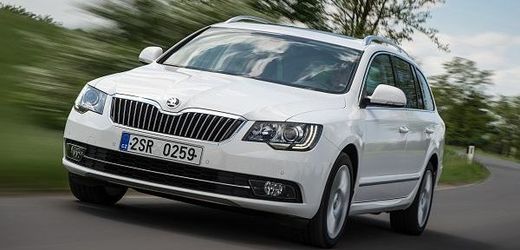 V červnu dorazí za zákazníky modernizovaná Škoda Superb.