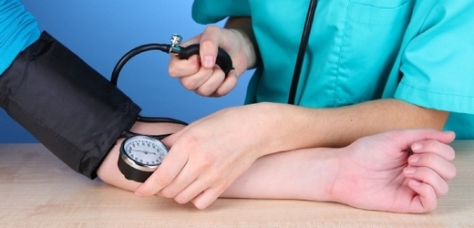 Vysoký krevní tlak ovlivňuje řada faktorů. Počasí zřejmě patří mezi ně.