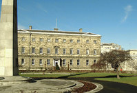 Leinster House v Dublinu - sídlo obou komor irského parlamentu.