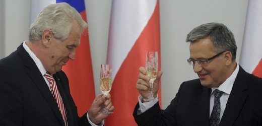 Miloš Zeman během jednání s polským prezidentem Bronislawem Komorowskim.