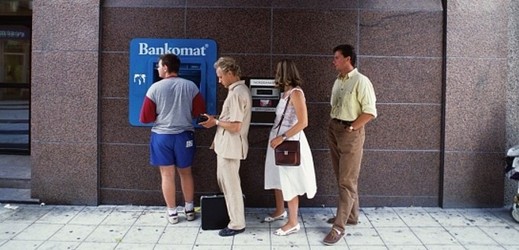 Bankomat v roce 2001.