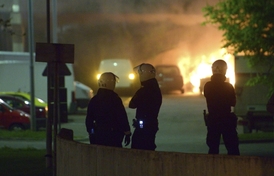 Policejní hlídka v ulicích švédské metropole.