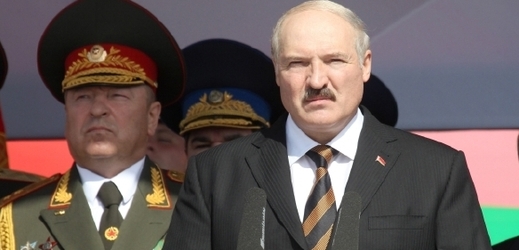 Běloruský prezident Alexandr Lukašenko potřebuje valuty.