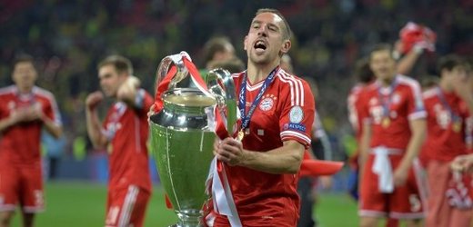 Záložník Bayernu Franck Ribéry si oslavy titulu užil po svém. 