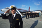 Herec John Travolta roku 2003 v Paříži se svým vlastním Boeingem 707-100 z roku 1964. (Foto: profimedia.cz)