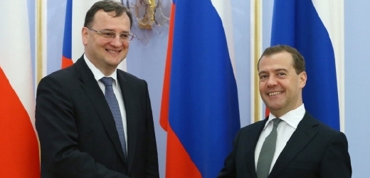 Petr Nečas (vlevo) s Dmitrijem Medveděvem.