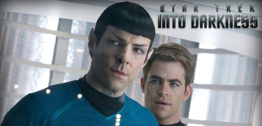 Důstojník Spock (vlevo) a kapitán James T. Kirk.
