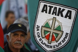 Vznik vlády umožnili zdržením se hlasování poslanci nacionalistické strany Ataka.