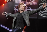 Podle Bon Joviho je to způsob, jak krizí postiženým Španělům říci "díky" za fanouškovskou podporu.