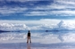 Salar de Uyuni, Bolívie. Solná poušť je jedním ze symbolů země. Je tak rovná, že se v ní odrážejí sluneční paprsky jako v zrcadle. (Foto: Atlantisbolivia.org)