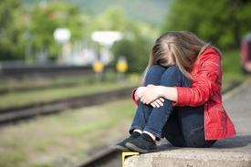 Skokem pro vlak končí svůj život většinou lidé s velmi těžkými depresemi (ilustrační foto).