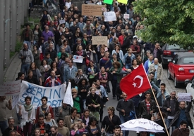 Protesty se rozšířily i do dalších tureckých měst.