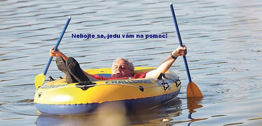 Vtipy k povodním se týkají i prezidenta Miloše Zemana, který vyslal na pomoc zatopeným oblastem hradní stráž.