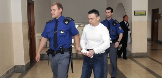 Petr Golla obviněný z vraždy své manželky.