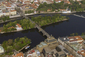 Letecký pohled na Střelecký ostrov (nahoře) pod mostem Legií v Praze. (Foto: ČTK)