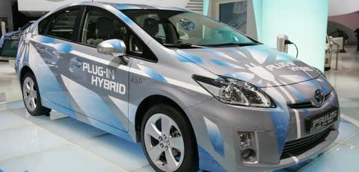 Toyota vzkazuje majitelům modelu Prius, aby si nechali zkontrolovat brzdy.