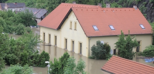 Experti předpokládají, že mnoho nemovitostí již pojišťovny proti riziku povodně nepojistí.