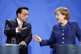 Čínský premiér Li Kche-čchiang a německá kancléřka Angela Merkelová po jednání v Berlíně (27. 5. 2013).