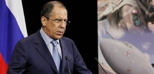 Šéf ruské diplomacie Lavrov. Kreml zůstává při Bašáru Asaovi.