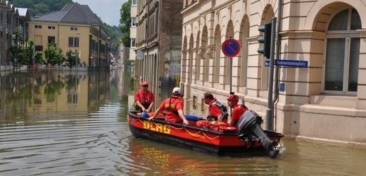 Vodní "taxi" v ulicích Míšně.